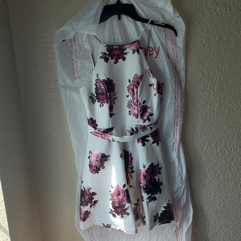 CITY TRIANGLES SZ 7 BRAND NEW (worn once)